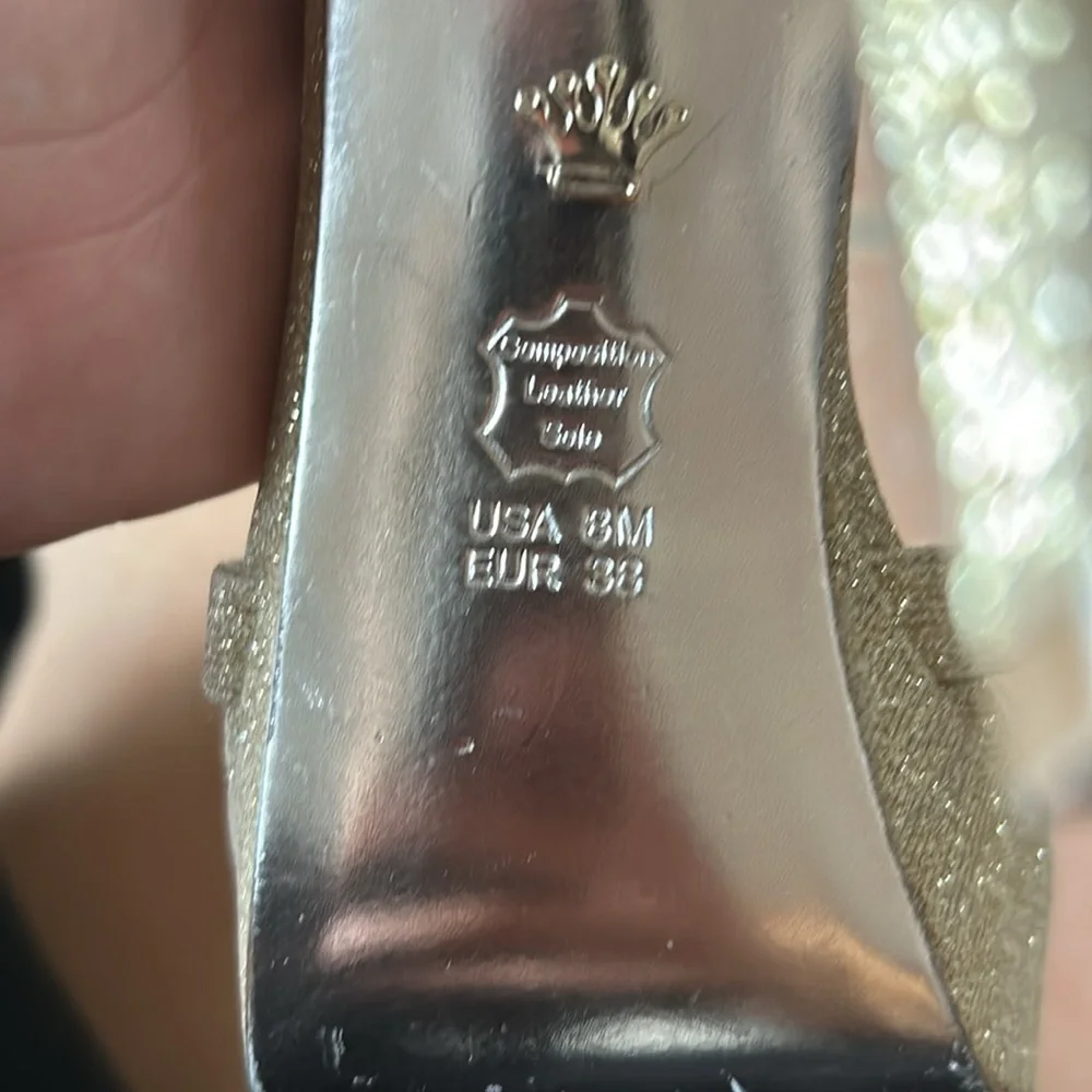 Heels - Picture 4 of 4